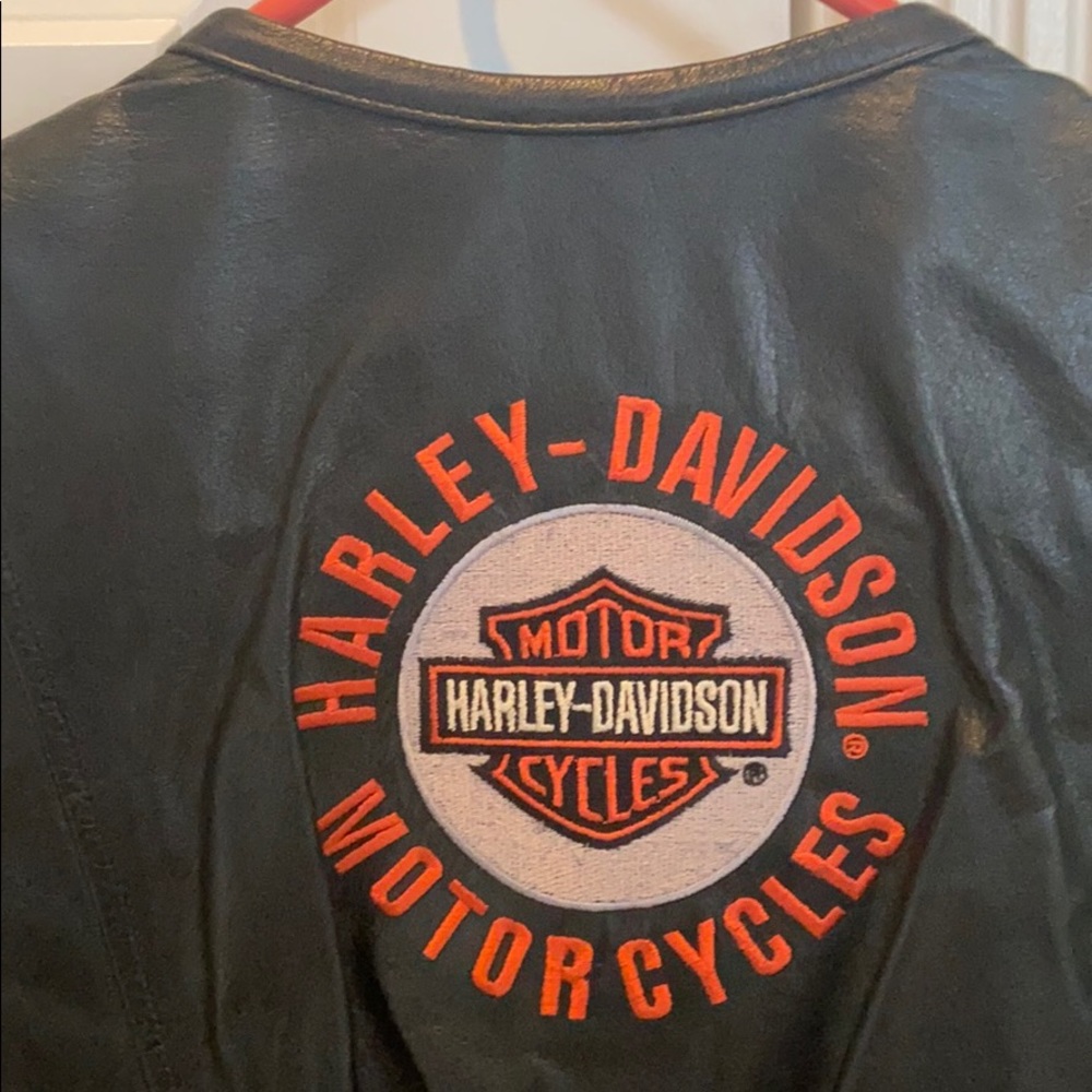 Harley Davidson Leather Jacket. - Picture 3 of 6